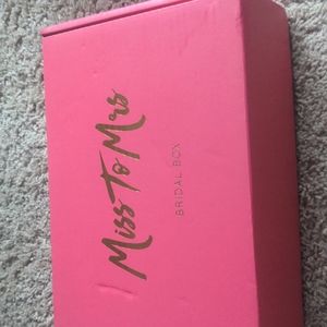 Miss to Mrs box